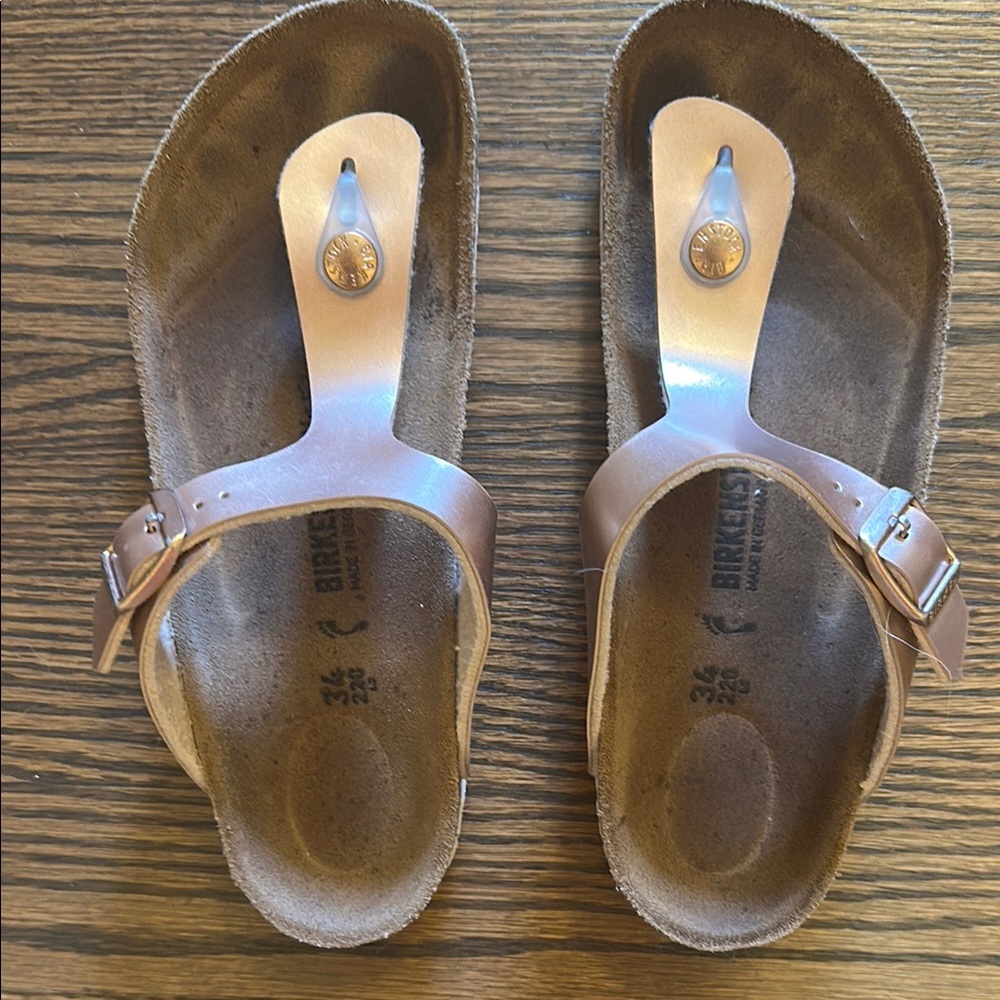 Girls Birkenstock Rose Gold Thong Sandals